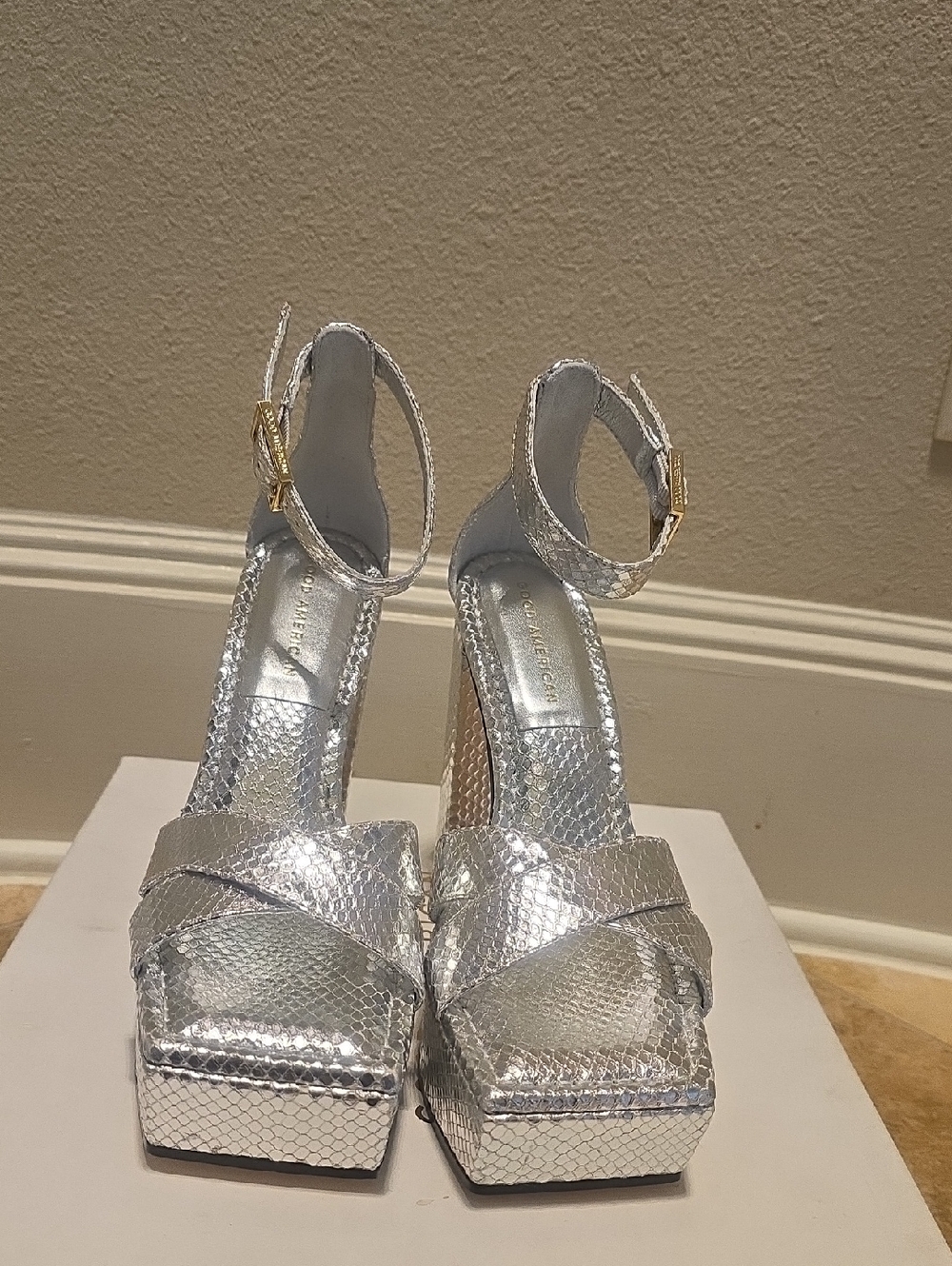 Good American Silver Metallic Platform Ankle-Strap Sandals